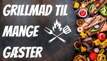 Billedet viser en flot og indbydende præsentation af grillmad til mange gæster. Der er grillede grøntsager, saftige bøffer, pølser, majskolber og farverige spyd – perfekt til store arrangementer som firmafester og sommerfrokoster. Teksten og grafikken signalerer stemning, fællesskab og masser af velsmag.